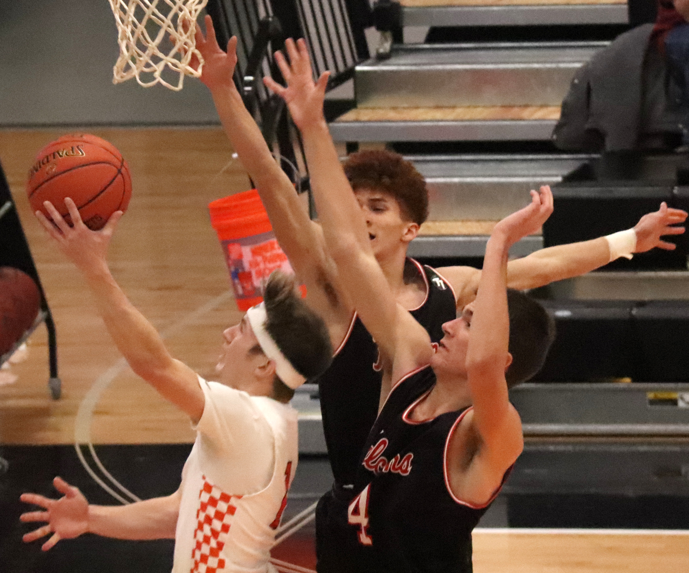Comets can’t catch state-ranked Falcons 76-64 Comets can’t catch state-ranked Falcons 76-64